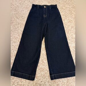 Autress Filles.  Wore once, excellent condition

Waste 28
Length 25
Rise 12